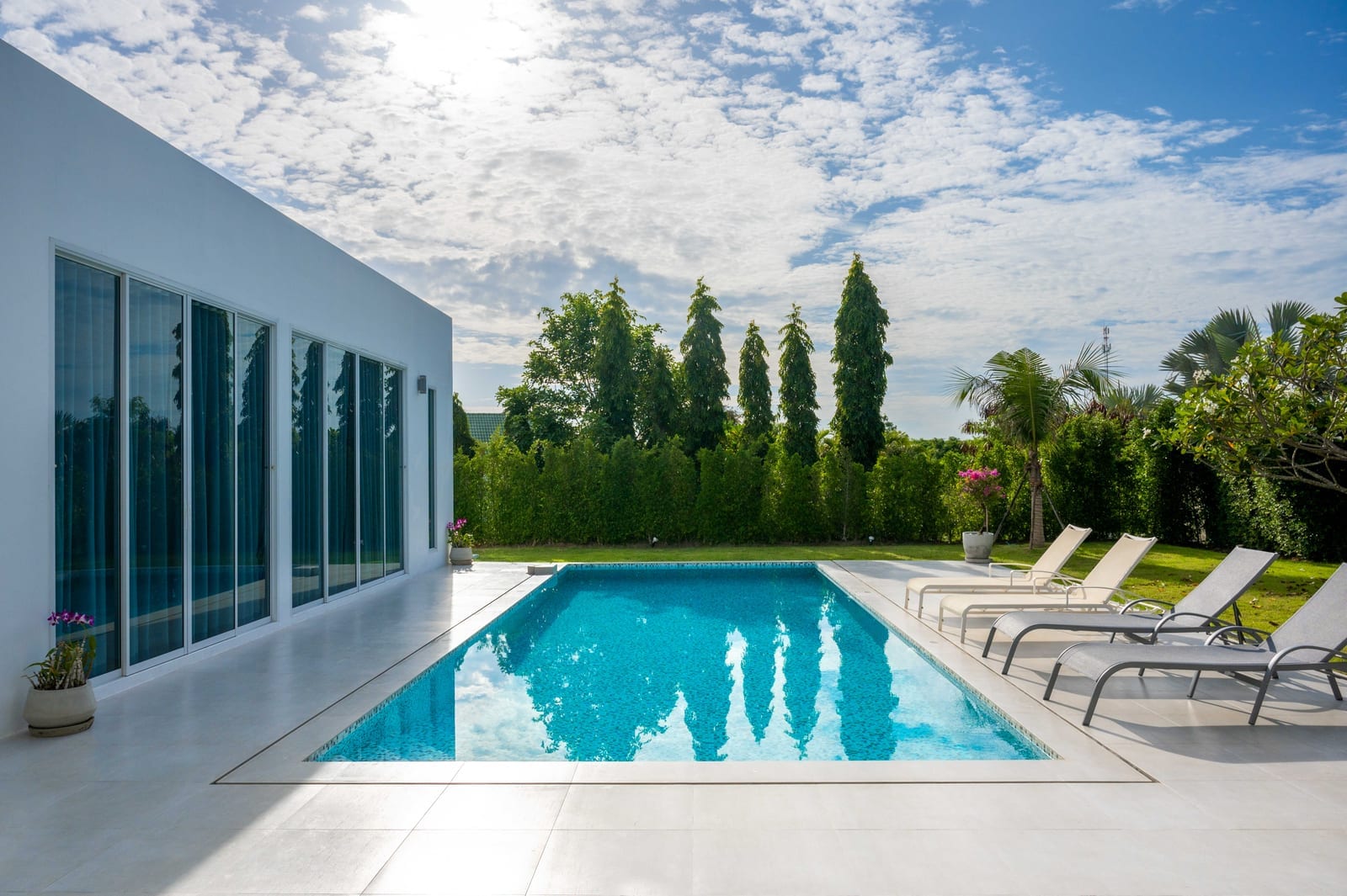 Send Billing Mistakes Pool Service Pros Should Avoid