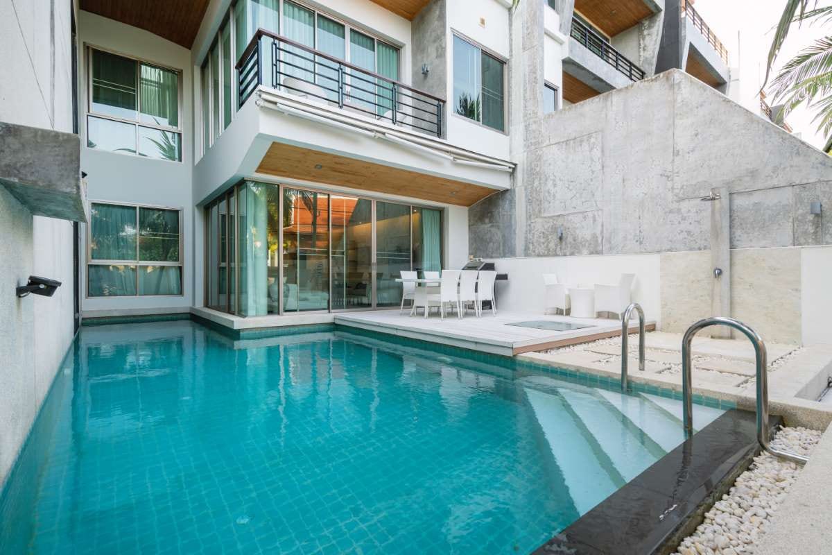 The Beginner’s Guide to Manage Clients Your Pool Business