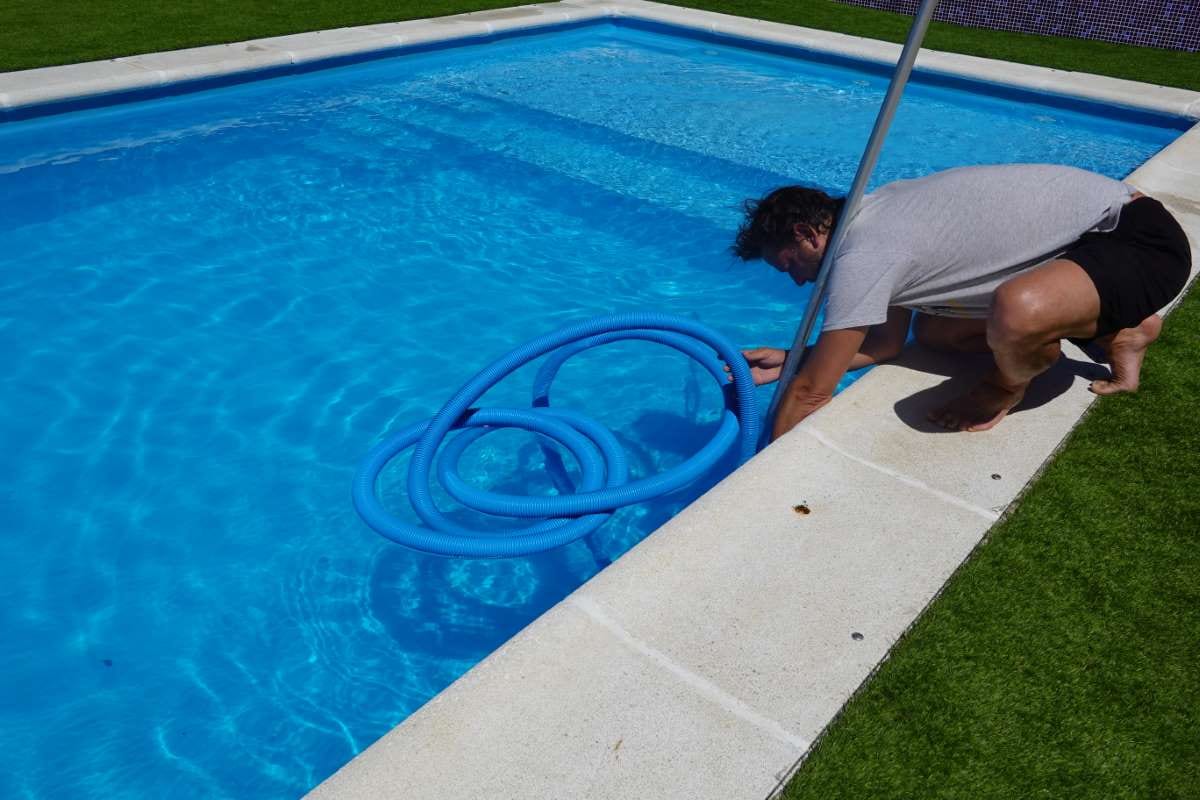 The Pros and Cons of Invoice in Pool Service Billing