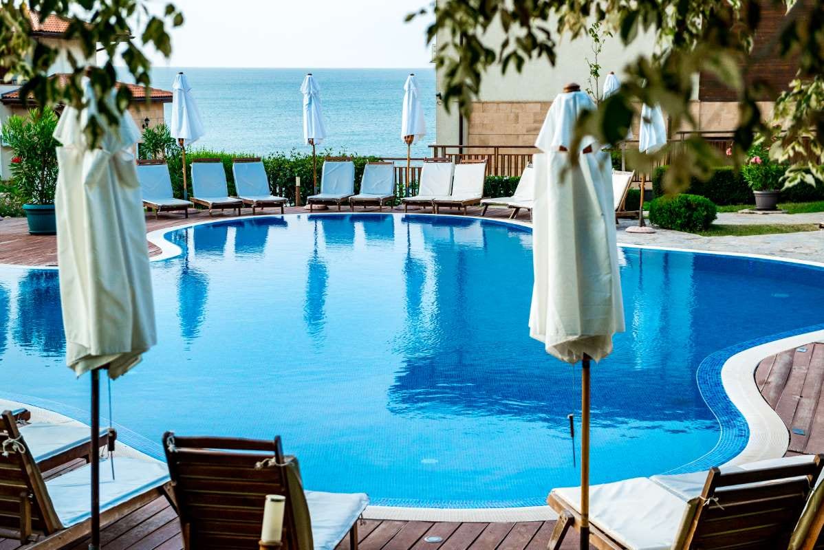 Avoiding Late Payments: Tips for Pool Businesses to Remind Clients